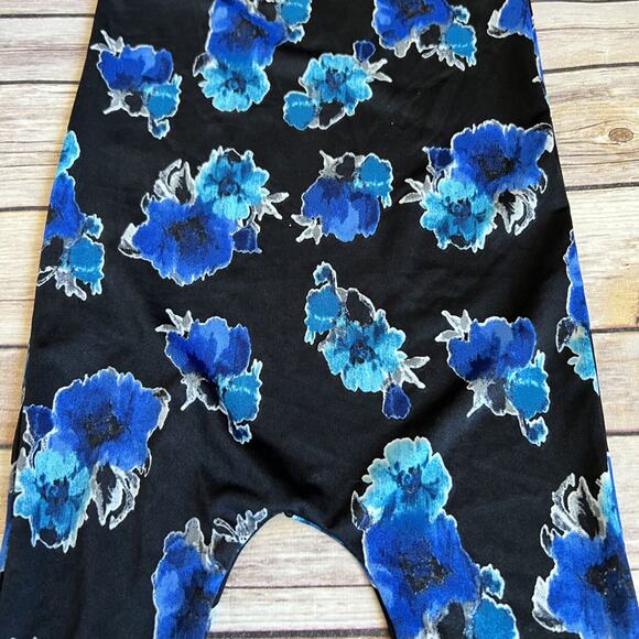 Random Rompers Floral Romper - Picture 4 of 8